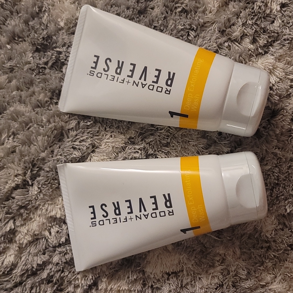 Rodan + Fields Reverse Exfoliating Wash